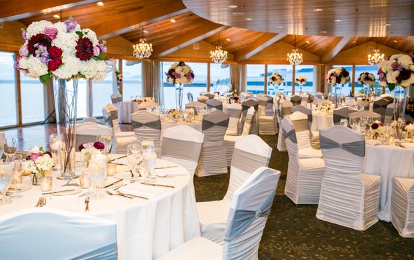 Loves Me Flowers by null