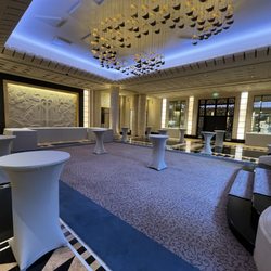 L'Hôtel du Collectionneur - More lobby