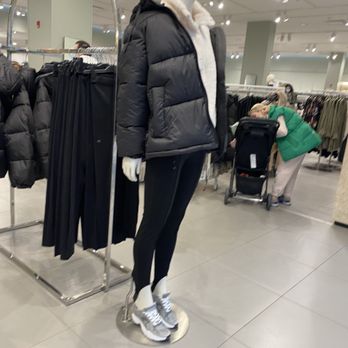 H&M - Women's Clothing Near Me - Schaumburg, Illinois H&M - Women's Clothing Near Me - Schaumburg, Illinois