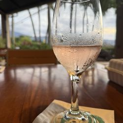 Haleiwa Beach House - Rose wine