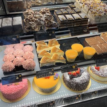 Xinfa Bakery - Pastry case - Bakeries Near Me - Brooklyn, New York Xinfa Bakery - Pastry case - Bakeries Near Me - Brooklyn, New York