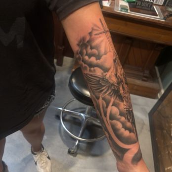 Gold Syndicate Tattoo - Tattoo Near Me - Hollidaysburg, Pennsylvania Gold Syndicate Tattoo - Tattoo Near Me - Hollidaysburg, Pennsylvania