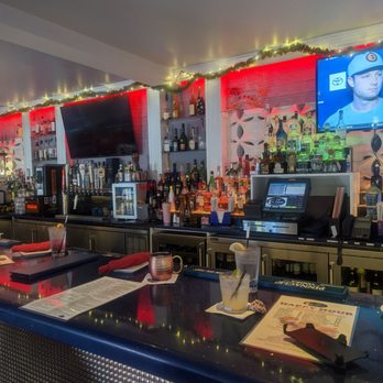 La Luna Ristorante - the bar area of a restaurant - Italian Near Me - Branford, Connecticut La Luna Ristorante - the bar area of a restaurant - Italian Near Me - Branford, Connecticut