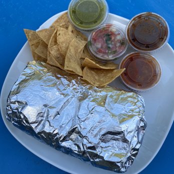 Tacomiendo - Gigantic burrito came with chips and serve-yourself salsa. - Mexican Near Me - Culver City, California