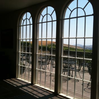 Karah Estate Vineyard - Patio at Karah Winery - Wine Tasting Room Near Me - Cotati, California
