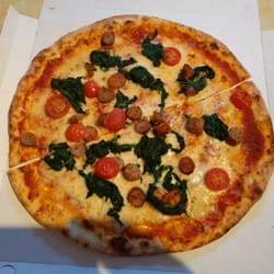 Solo Italia - Pizza mit Spinat, Salsiccia und Tomaten - dieses Mal zum Mitnehmen