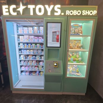 LIC Food Hall - Ec Toys Robo Shop - Food Court Near Me - Queens, New York