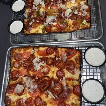 R Town Pizza - The Three One Three (4 Corner) Detroit, Oregon (4 Corner) - Pizza Near Me - Reno, Nevada R Town Pizza - The Three One Three (4 Corner) Detroit, Oregon (4 Corner) - Pizza Near Me - Reno, Nevada