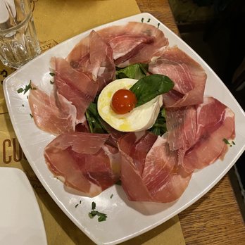 Cantina e Cucina - Caprese, Bufala e Pachino - Cafeteria Near Me - Rome, RM