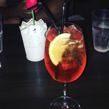Balthazar - Aeperol spritzer and Table flower - Brasseries Near Me - Nice, 06
