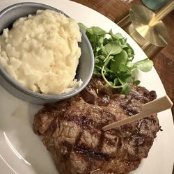 Côte - Ribeye with creamy mashed potatos