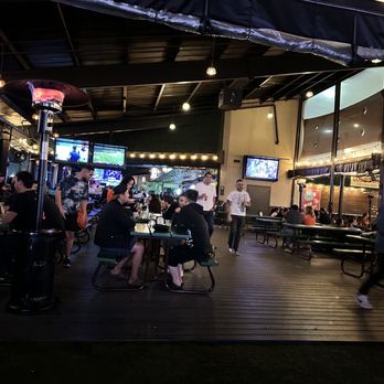 Kirby Ice House Memorial - Covered patio - Bars Near Me - Houston, Texas
