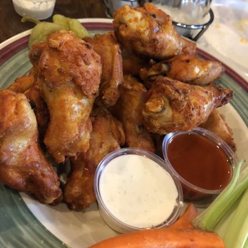 Lamppost Pizza - Wingsssssss - Pizza Near Me - Vista, California
