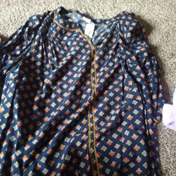 I love these non-descript blousy tops to wear over tanks and tshirts. Hooray.