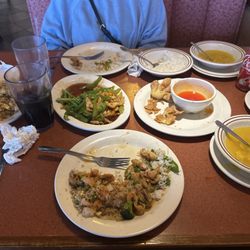 Hong Kong's Cafe - House special fried rice. Egg drop soup. Tangy mango chicken. Crab cheese won ton.