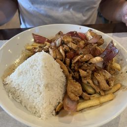 Lomo Saltado De Pollo / Peruvian Style Sautéed Chicken