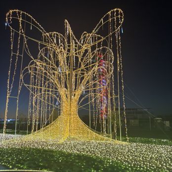 Peppermint Parkway - Lights - Festivals Near Me - Del Valle, Texas