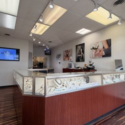 Bravo Jewelers - Inside