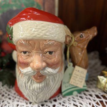 Albany Antique Mall - Vintage Santa Mug - Antiques Near Me - Albany, Oregon