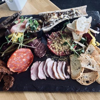 Whitehorn Bistro - Bistros Near Me - Lake Louise, Alberta