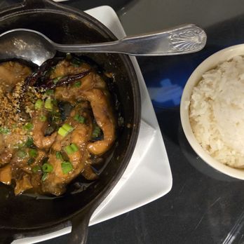 KL Dragon House - H11: Bone in Catfish simmer in claypot - Pan Asian Near Me - Austin, Texas