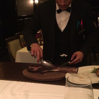 Hy's Steak House - Slicing up the meat - Steakhouses Near Me - Honolulu, Hawaii Hy's Steak House - Slicing up the meat - Steakhouses Near Me - Honolulu, Hawaii
