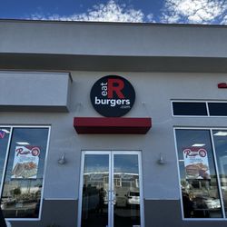 R Burgers - Outside