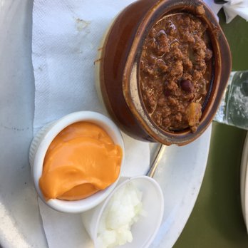 Skinflints - Chili with onions and Cheddar - American Near Me - Brooklyn, New York