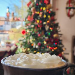 Brewella's Coffee, Crepes & Collectibles
