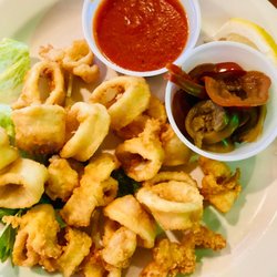 O'Briens Sports Pub and Restaurant - Crispy calamari!!!