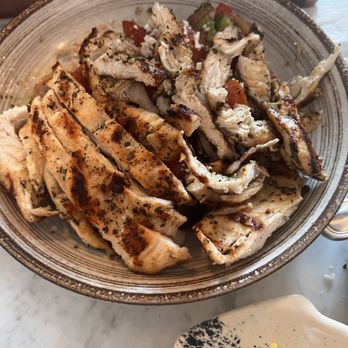 Queen's Room - Greek salad with grilled chicken - Coffee & Tea Near Me - Astoria, New York Queen's Room - Greek salad with grilled chicken - Coffee & Tea Near Me - Astoria, New York
