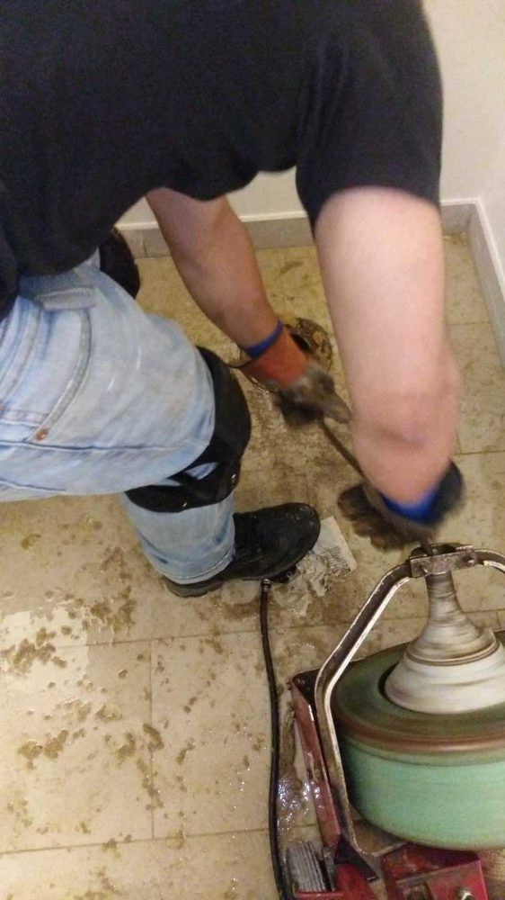 Slide of R & J Full Cleaning