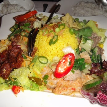 Tempo Doeloe - Indonesian Near Me - Amsterdam, New Hampshire