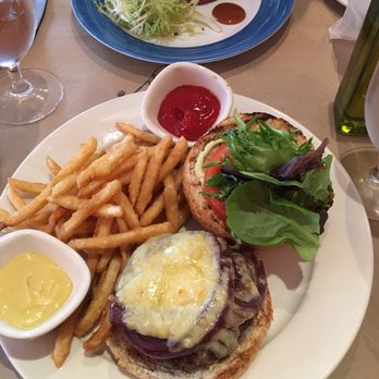 Le Penguin Bistro - French Near Me - Greenwich, Connecticut Le Penguin Bistro - French Near Me - Greenwich, Connecticut