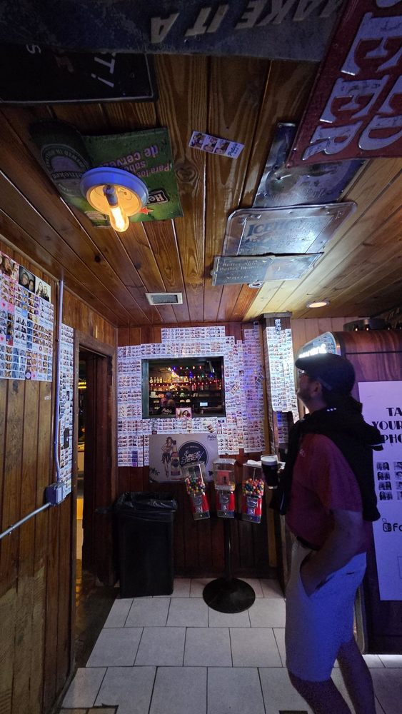 Pete’s Bar Image