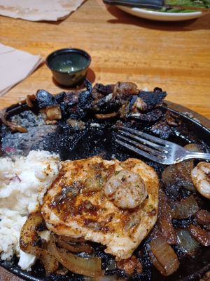 Applebee's Grill + Bar by null