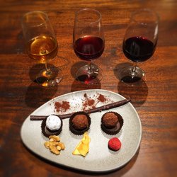 Chocolataria Equador - Classic port wine and chocolate tasting