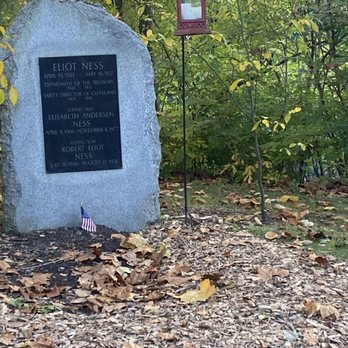 Lake View Cemetery - Eliot Ness never solved the Torso Murders case (or did he?) - Funeral Services & Cemeteries Near Me - Cleveland, Ohio Lake View Cemetery - Eliot Ness never solved the Torso Murders case (or did he?) - Funeral Services & Cemeteries Near Me - Cleveland, Ohio