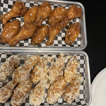 6ixty Wings - Honey garlic & garlic parm - Chicken Wings Near Me - Mississauga, Ontario
