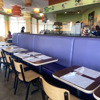 Palm Beach Bagel - table set up - Breakfast & Brunch Near Me - Boca Raton, Florida Palm Beach Bagel - table set up - Breakfast & Brunch Near Me - Boca Raton, Florida