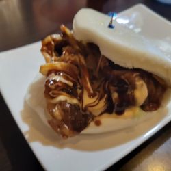 Rakuichi Ramen - Beef bun