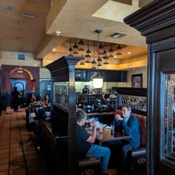 Los Compadres - Interior.