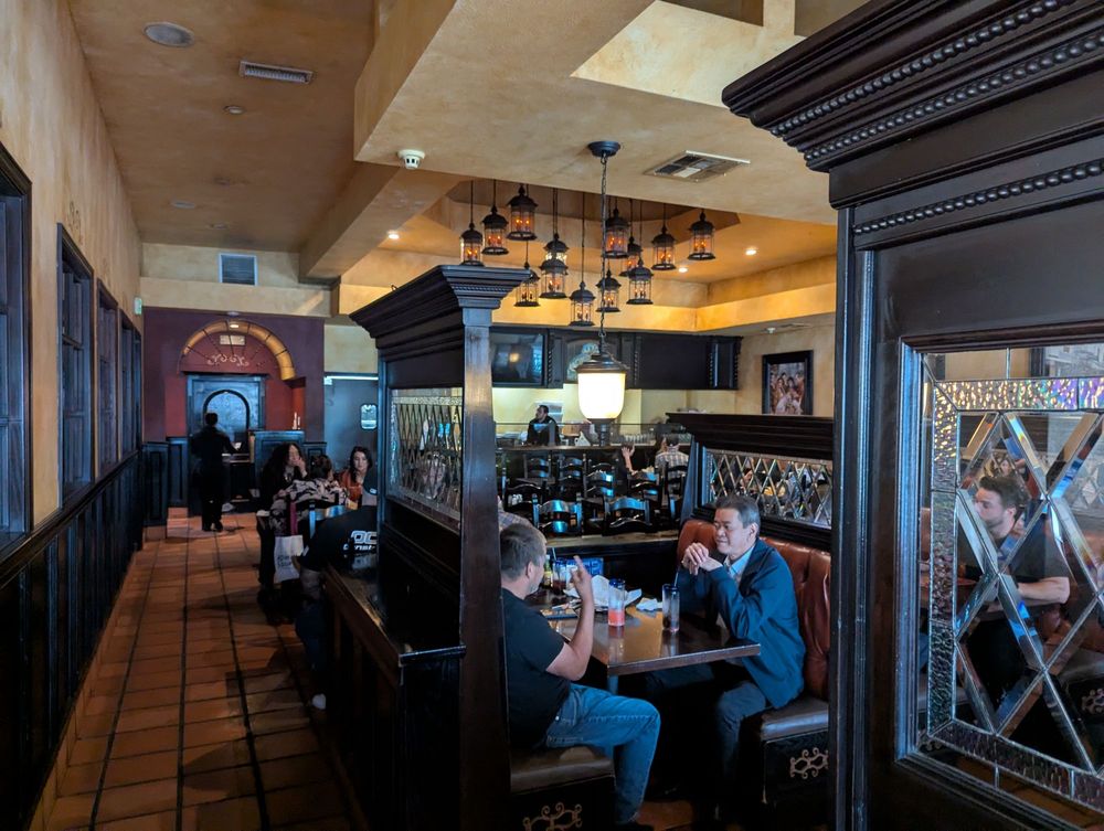 Los Compadres Restaurant