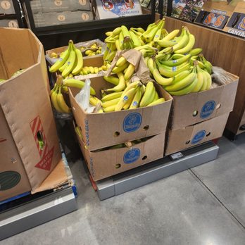 ALDI - Fresh bananas - Grocery Near Me - Orlando, Florida