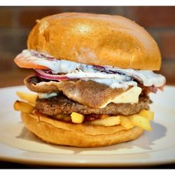 Tip Top Wings - Gyro cheese burger
