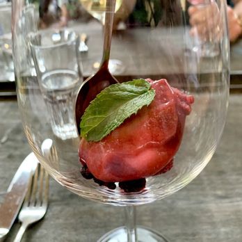 Restaurant Grottino 1313 - Homemade berry sorbet in between meals to clean your palette - Mediterranean Near Me - Luzern, LU