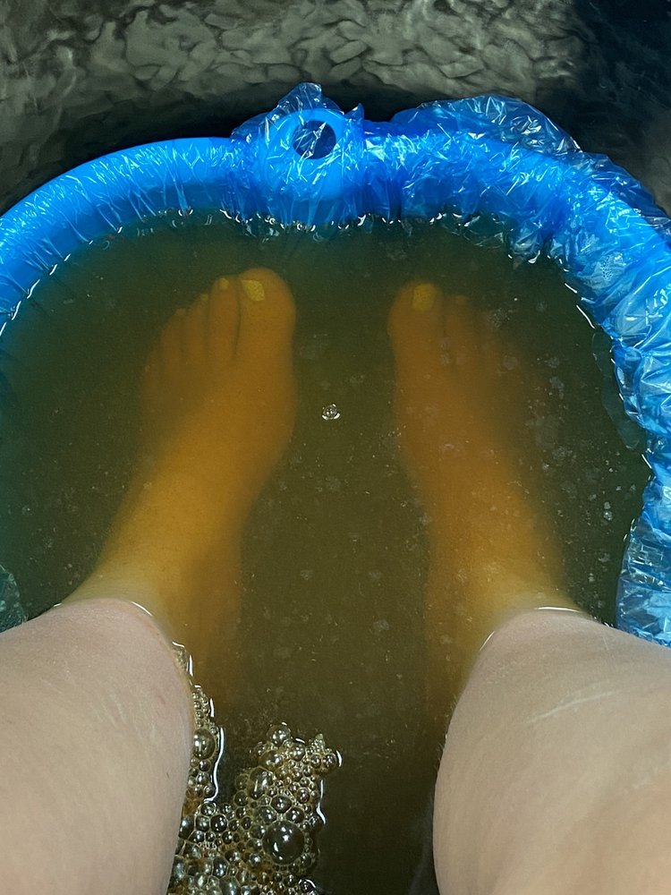 Be Pampered Foot Spa Logo