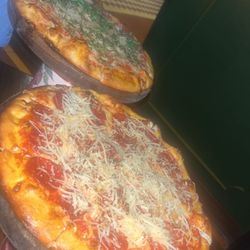 Il Diavolo - Margarita pizza & pepperoni pizza