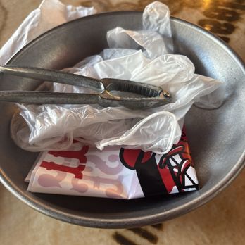 Willie's Boil House - Gloves bib and tools to eat! - Bars Near Me - New Orleans, Louisiana Willie's Boil House - Gloves bib and tools to eat! - Bars Near Me - New Orleans, Louisiana