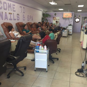 Paris Spa Nails - Had a great time. Drinks were provided. Great customer service. - Nail Salons Near Me - Hanford, California